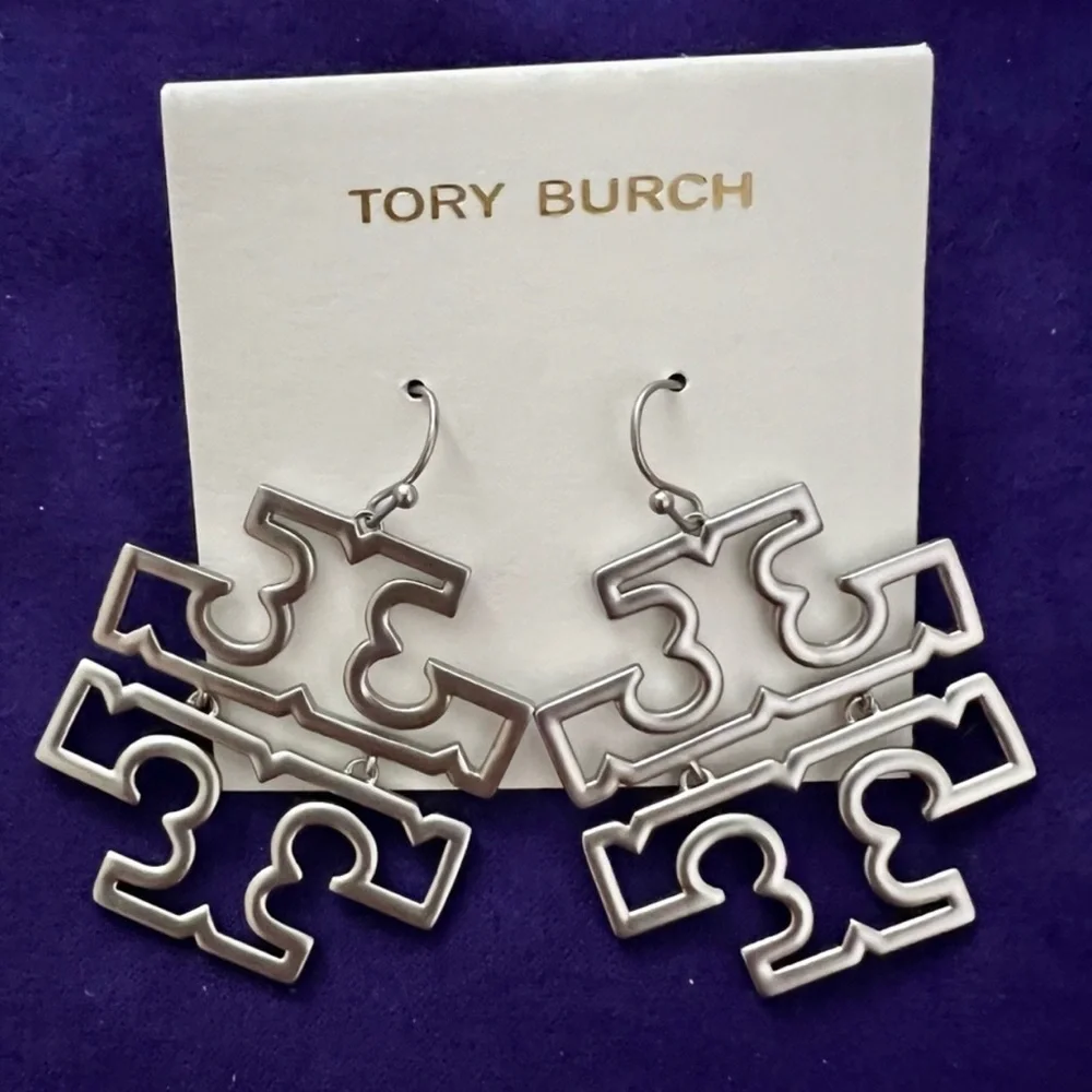 🔥🔥🔥ONE ITEM DEAL OF THE DAY TORY BURCH Authentic Earrings Reduced Buy Now